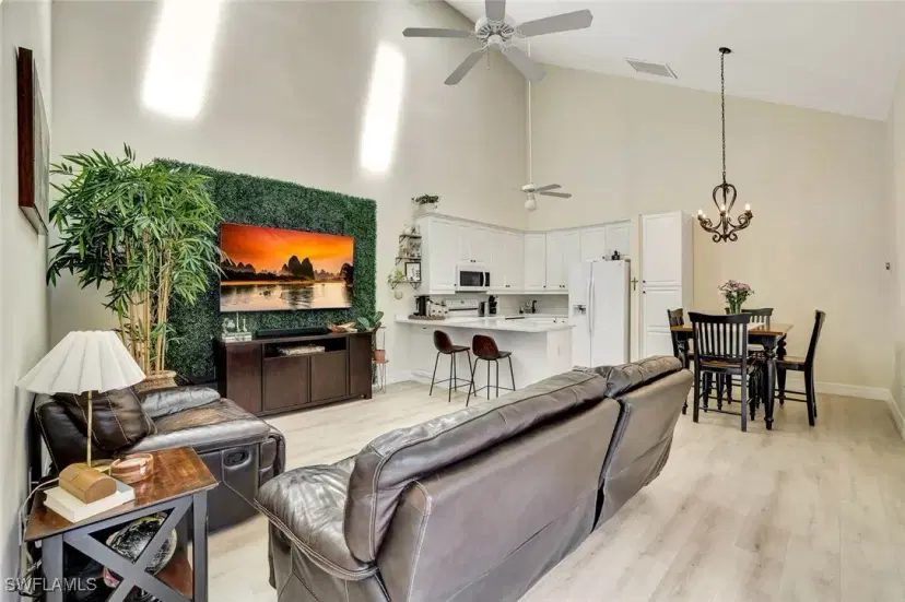 Picture of 4350 Covey Cir 7A, Naples FL 34109