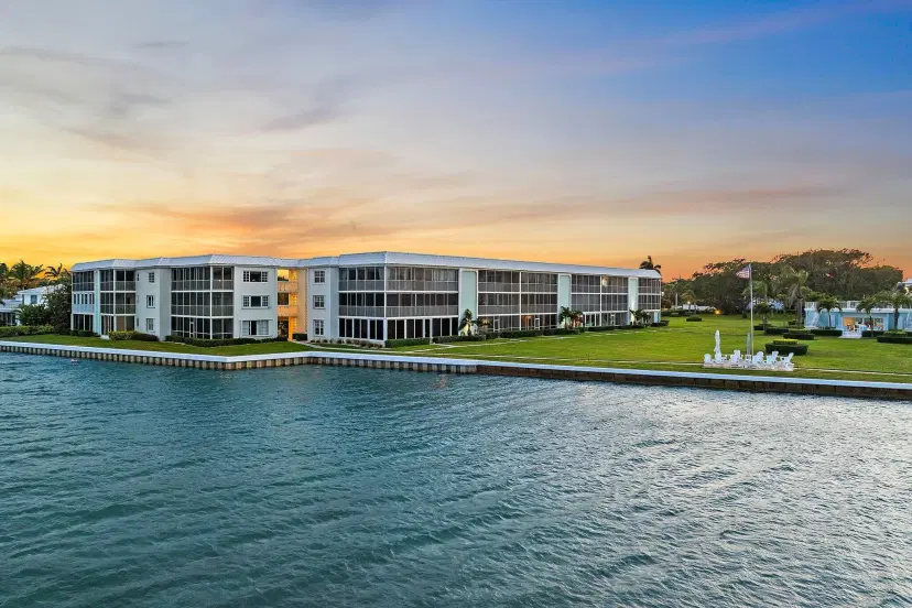 Picture of 100 Waterway Road E305, Tequesta FL 33469