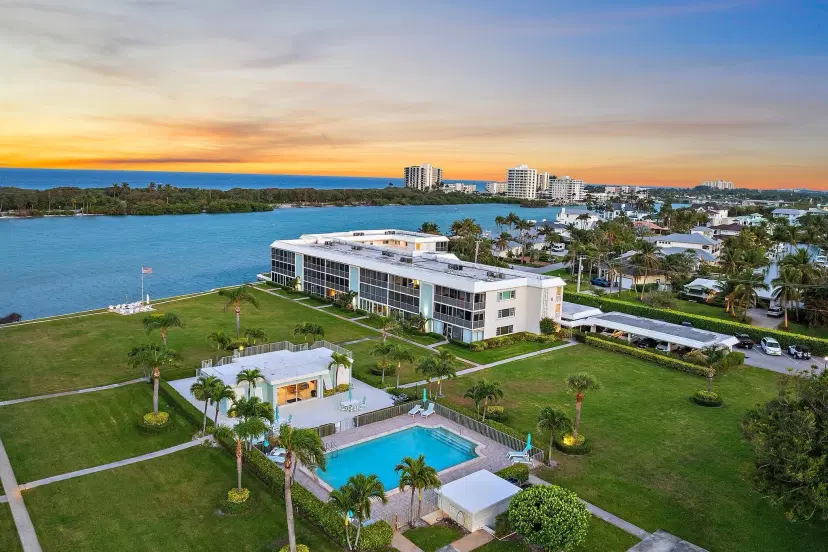 Picture of 100 Waterway Road E305, Tequesta FL 33469