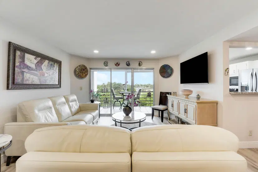 Picture of 3951 Via Poinciana 512, Lake Worth FL 33467