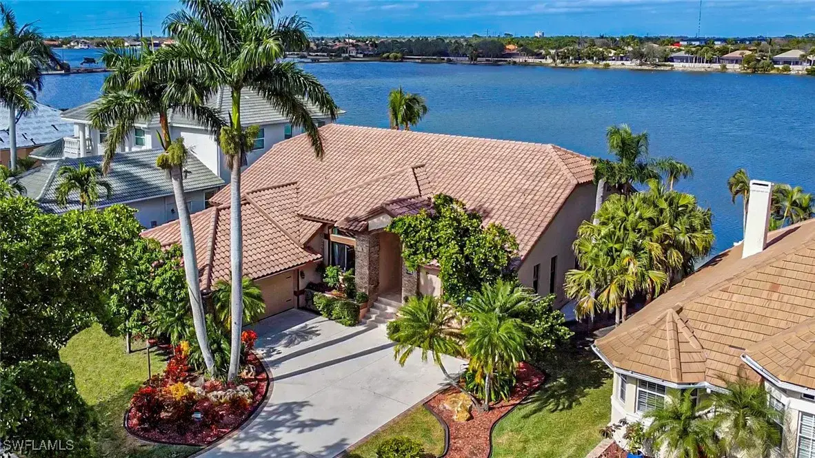Picture of 5160 Harborage Dr, Fort Myers, FL 33908