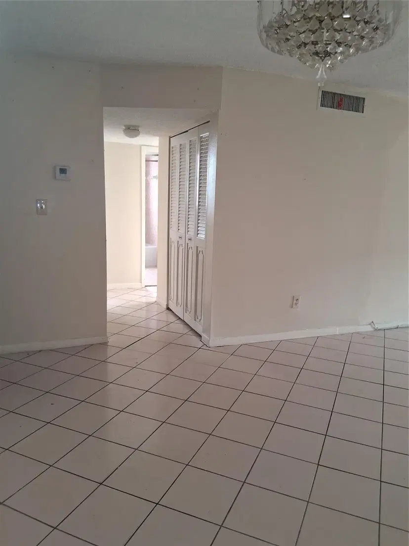 Picture of 2850 Somerset Dr 316L, Lauderdale Lakes FL 33311