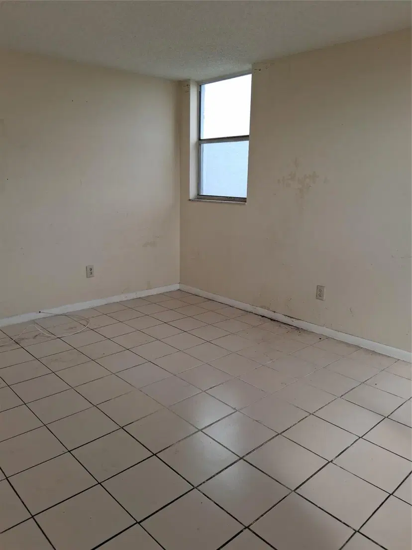 Picture of 2850 Somerset Dr 316L, Lauderdale Lakes FL 33311