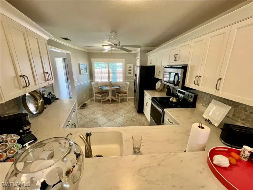 Picture of 380 Gabriel Cir 12, Naples FL 34104