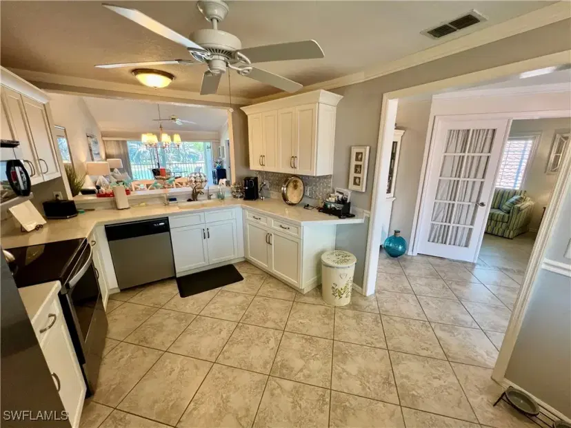 Picture of 380 Gabriel Cir 12, Naples FL 34104