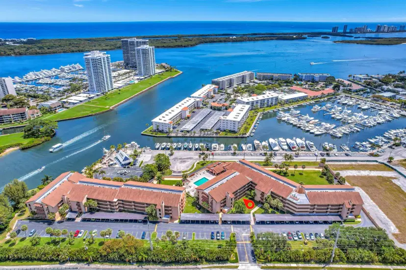 Picture of 1030 Us Highway 1 112, North Palm Beach FL 33408