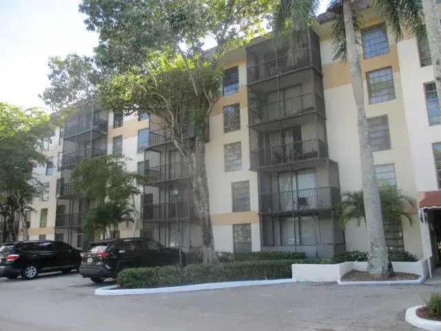 Picture of 5550 NW 44 St 414B, Fort Lauderdale, FL 33319