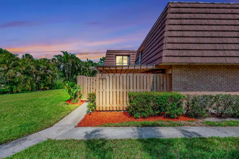 Picture of 1408 14Th Lane, Palm Beach Gardens FL 33418