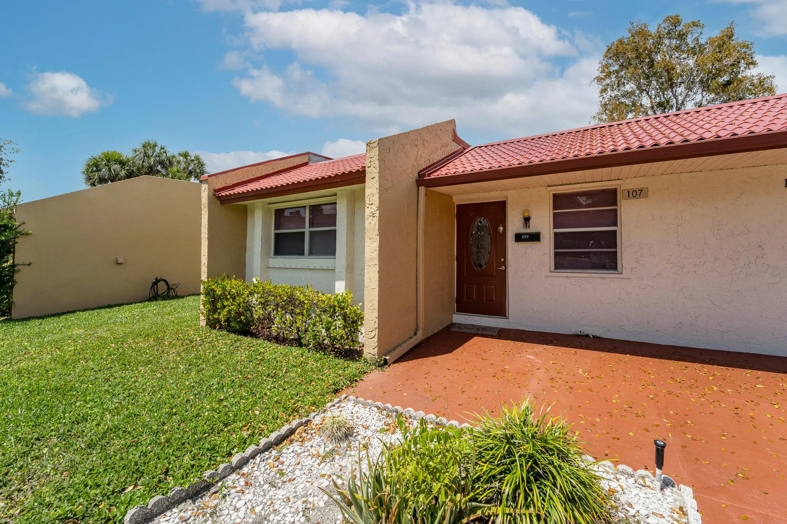 Picture of 107 Lake Anne Drive, West Palm Beach, FL 33411