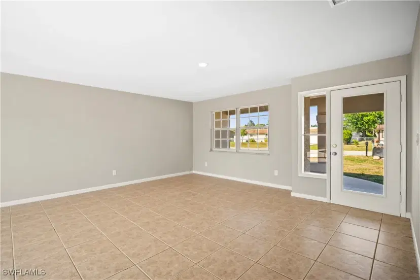 Picture of 423 NE 14Th Pl, Cape Coral FL 33909