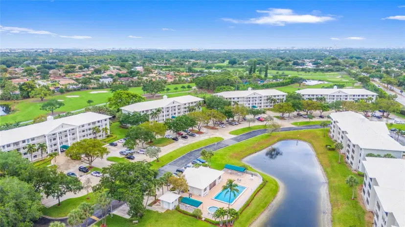 Picture of 6085 Balboa Cir 305, Boca Raton FL 33433