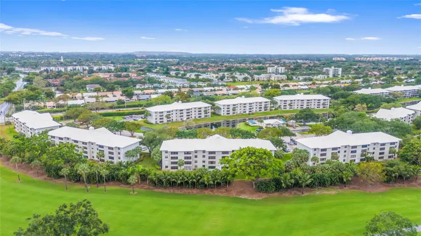 Picture of 6085 Balboa Cir 305, Boca Raton FL 33433