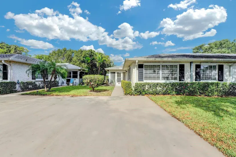 Picture of 10145 40Th Way # 235, Boynton Beach FL 33436