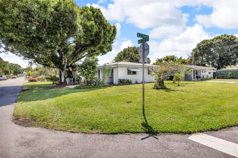 Picture of 300 NE 22Nd St, Wilton Manors FL 33305