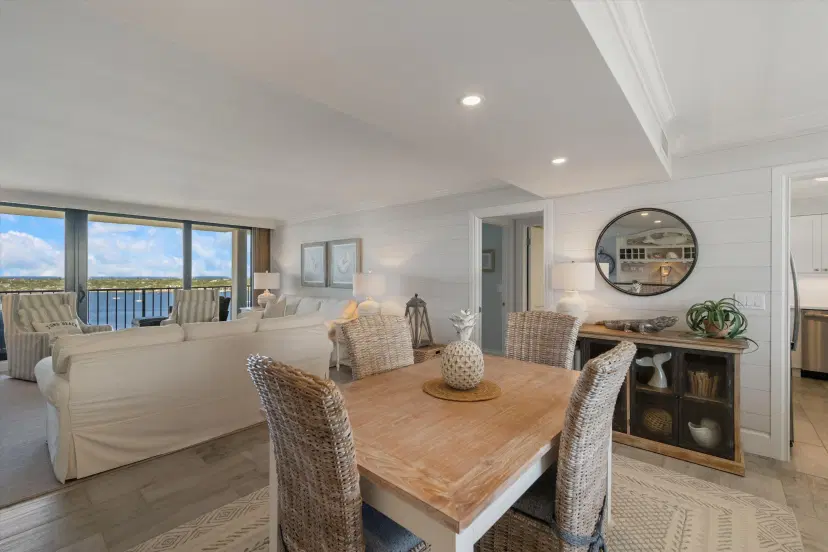 Picture of 136 Lakeshore Drive Ph-13, North Palm Beach FL 33408