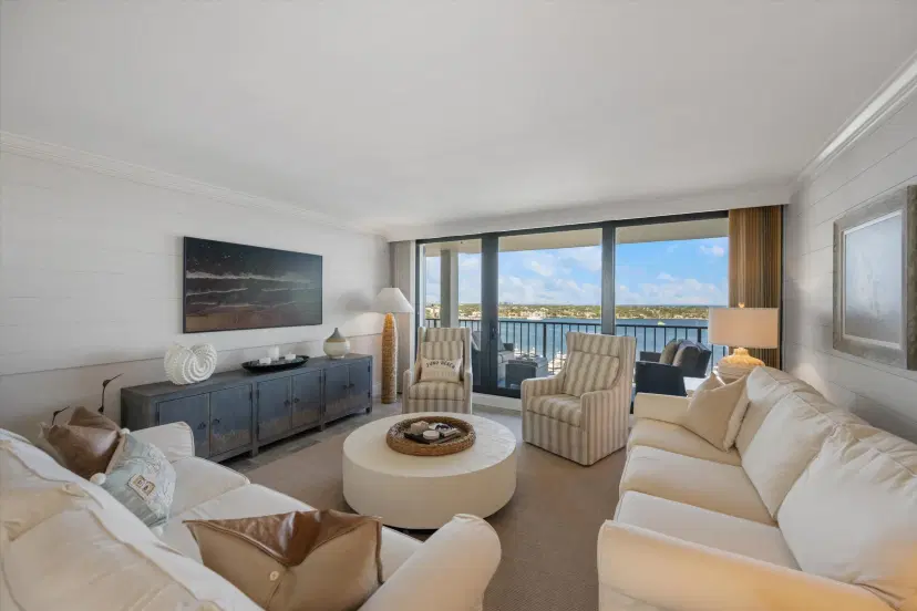 Picture of 136 Lakeshore Drive Ph-13, North Palm Beach FL 33408