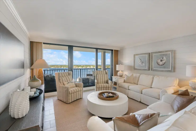 Picture of 136 Lakeshore Drive Ph-13, North Palm Beach FL 33408