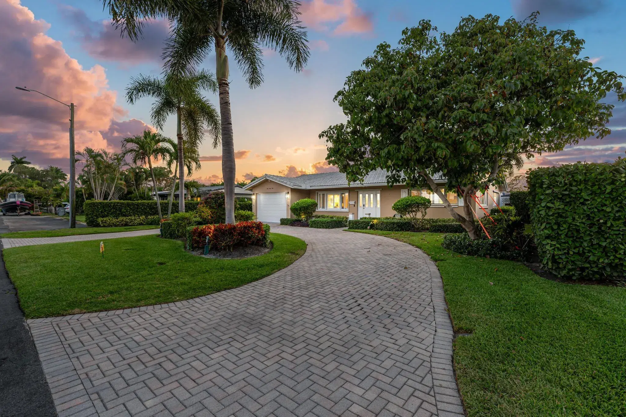 Picture of 949 NE 24Th Ave, Pompano Beach, FL 33062