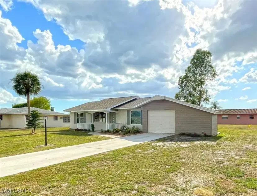 Picture of 1425 Alwynne Dr, Lehigh Acres FL 33936