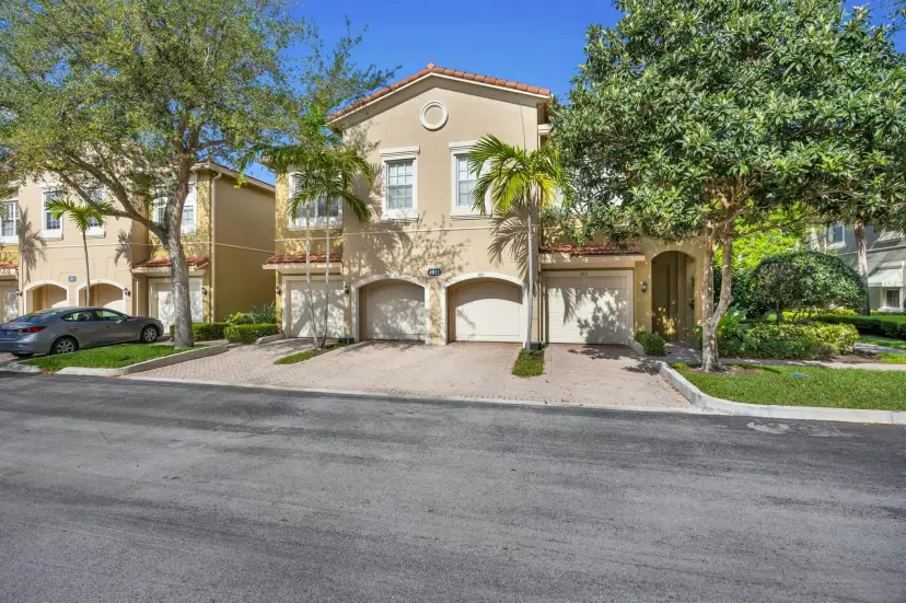 Picture of 4911 Bonsai Circle 203, Palm Beach Gardens FL 33418