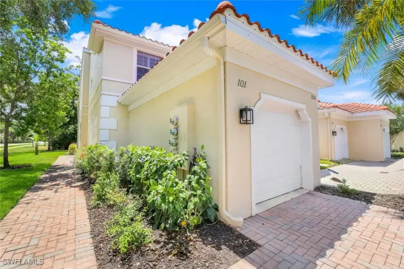 Picture of 994 Eastham Way V101, Naples FL 34104
