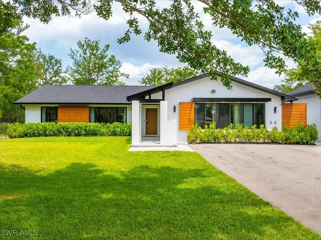 Picture of 5237 Cherry Wood Dr, Naples, FL 34119