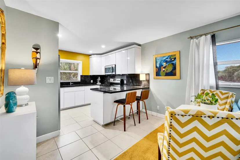 Picture of 1581 NE 34Th Ct 215, Oakland Park FL 33334