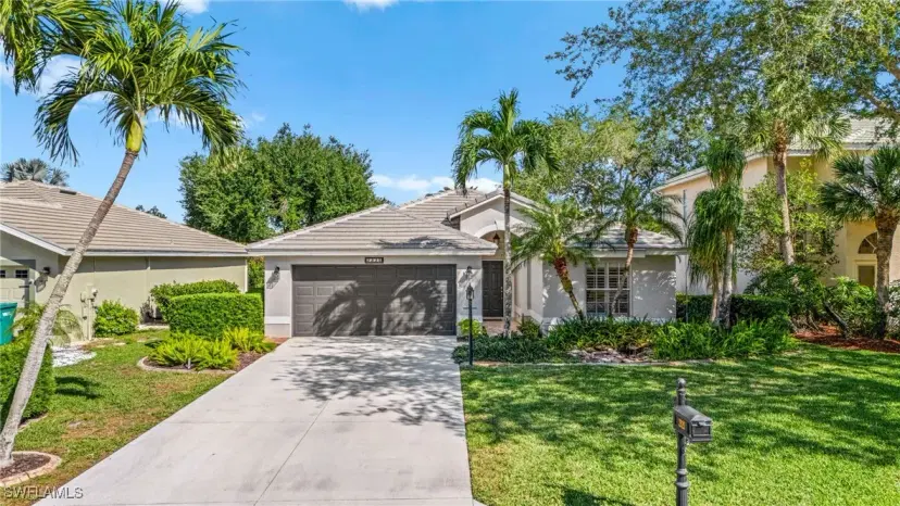 Picture of 2325 Heritage Greens Dr, Naples FL 34119