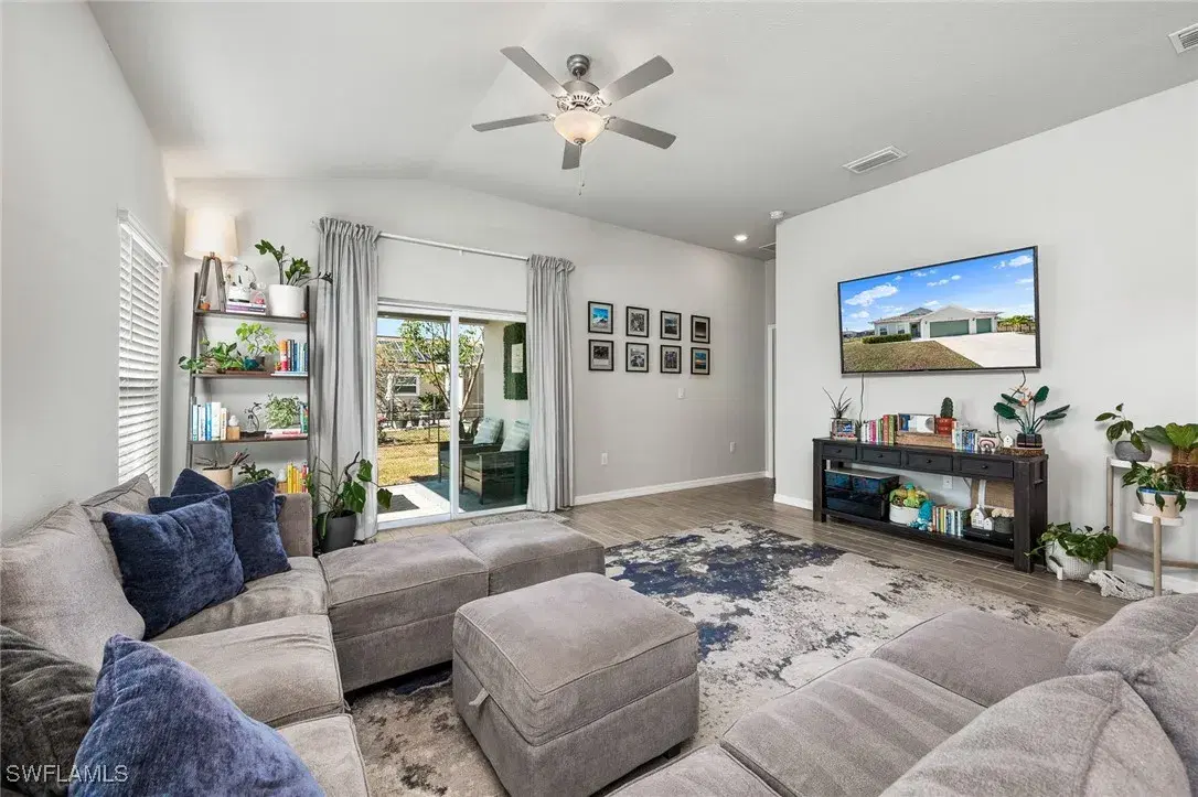 Picture of 2112 NE 4Th Pl, Cape Coral, FL 33909