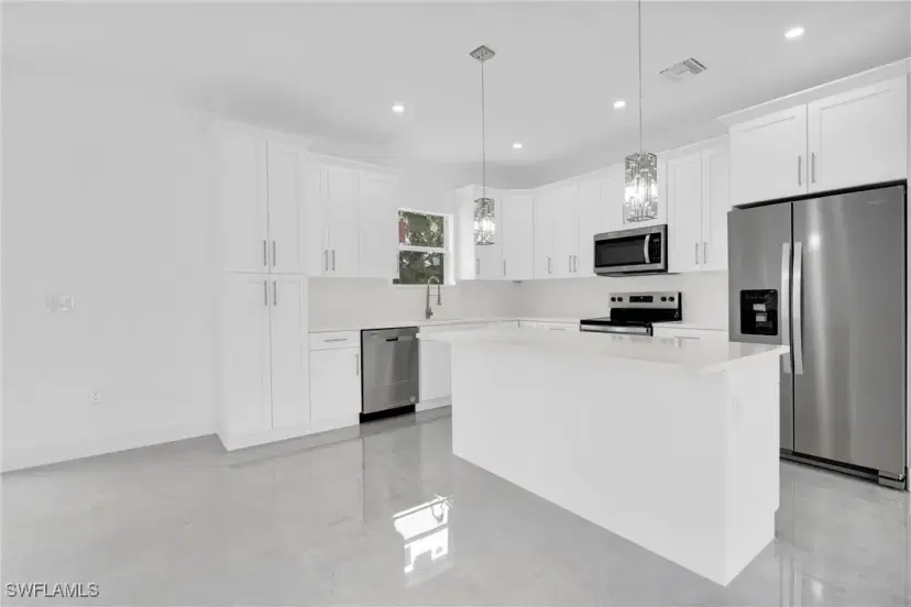 Picture of 935 Elgin St, Lehigh Acres FL 33974