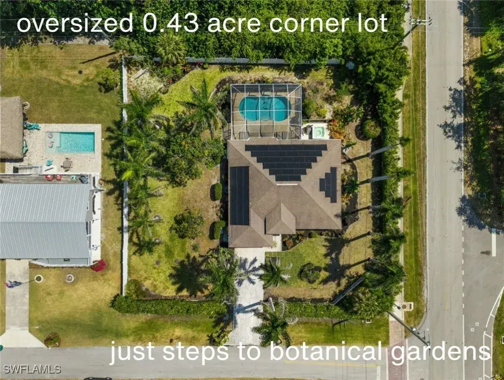 Picture of 4 Colonial Dr, Naples, FL 34112
