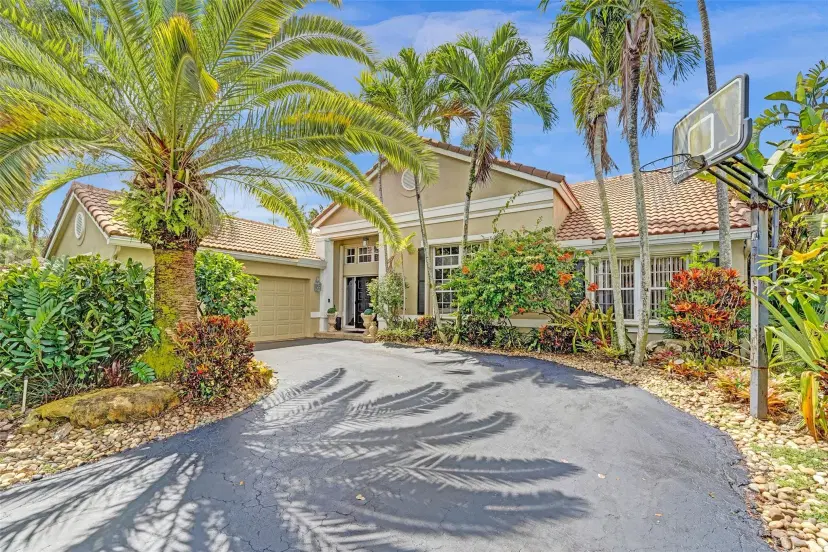 Picture of 3076 Perriwinkle Cir, Davie, FL 33328