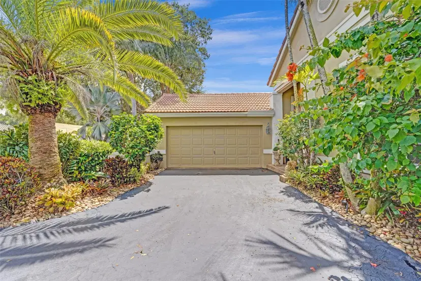 Picture of 3076 Perriwinkle Cir, Davie, FL 33328