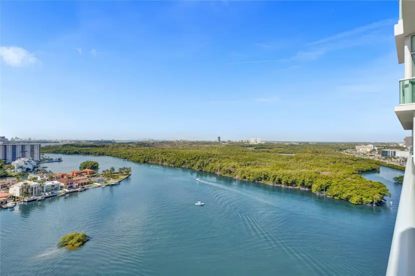 Picture of 400 Sunny Isles Blvd 2005, Sunny Isles Beach FL 33160