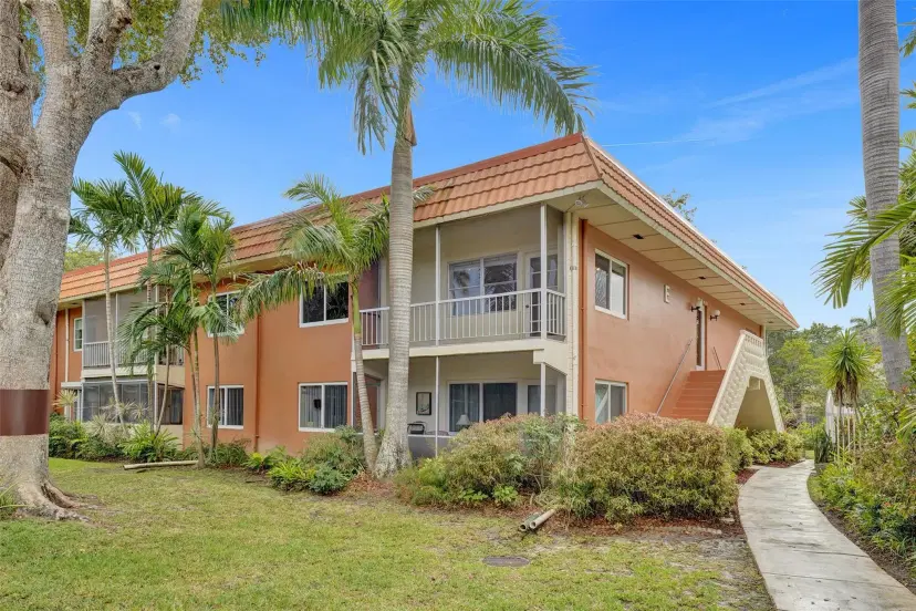 Picture of 140 NE 19Th Ct 218E, Wilton Manors FL 33305