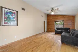 Picture of 2225 Crystal Dr, Fort Myers, FL 33907