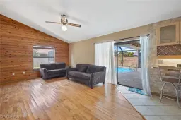 Picture of 2225 Crystal Dr, Fort Myers, FL 33907