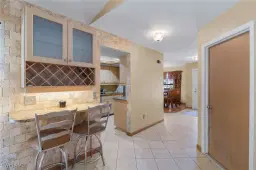 Picture of 2225 Crystal Dr, Fort Myers, FL 33907