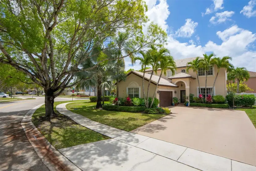 Picture of 16604 SW 1St St, Pembroke Pines FL 33027