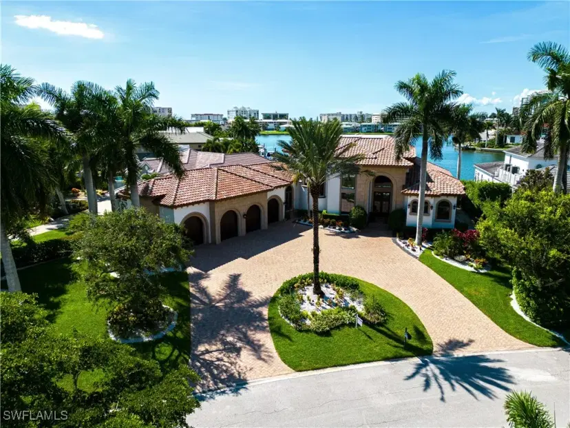Picture of 3111 Leeward Ln, Naples FL 34103