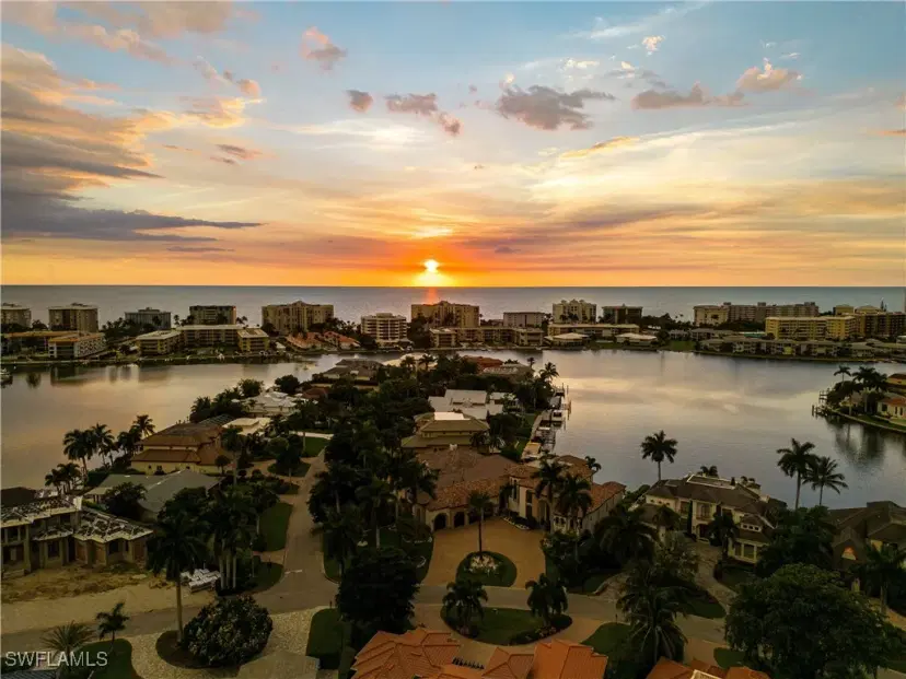 Picture of 3111 Leeward Ln, Naples FL 34103