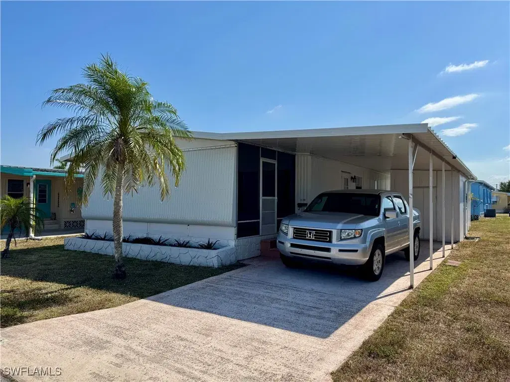 Picture of 120 Granada St, Fort Myers, FL 33905