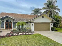 Picture of 2160 Pine Woods Cir 28, Naples, FL 34105