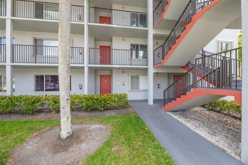 Picture of 801 SW 138Th Ave E111, Pembroke Pines FL 33027