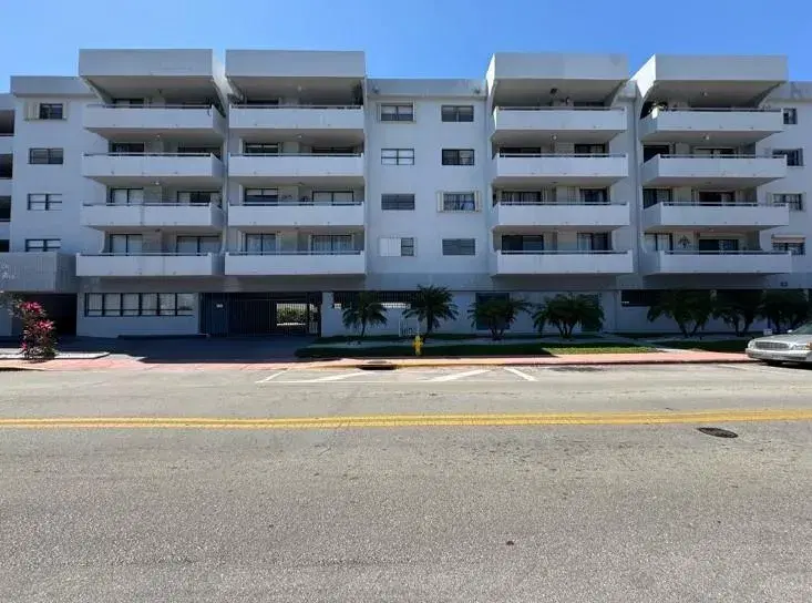 Picture of 7300 Wayne Ave 418, Miami Beach FL 33141