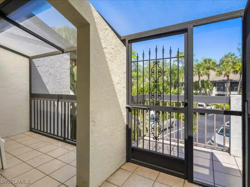Picture of 1806 Kings Lake Blvd 4, Naples FL 34112