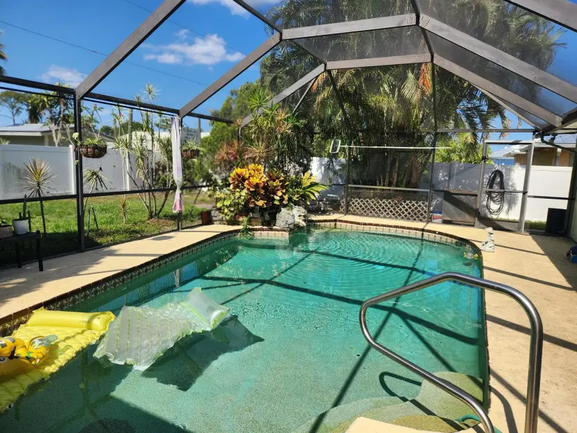 Picture of 531 SE Karrigan Terrace, Port St Lucie FL 34983