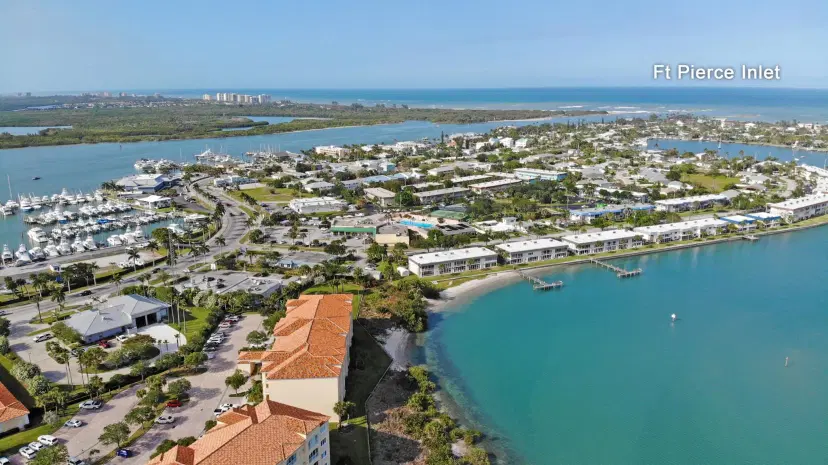 Picture of 5 Harbour Isle Drive E 202, Fort Pierce FL 34949