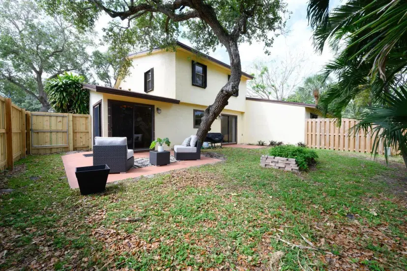 Picture of 1054 Raintree Drive, Palm Beach Gardens FL 33410
