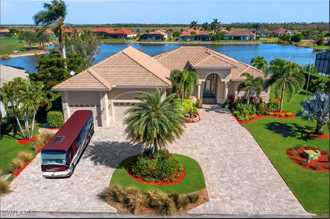 Picture of 18018 Broadview Dr, Naples, FL 34114